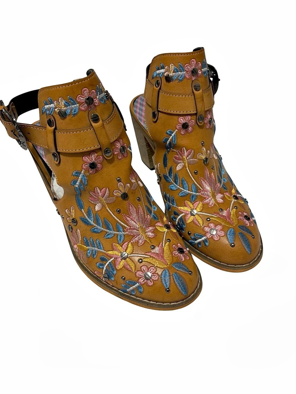 Bohemian Floral Embroidered Heels in Brown US 9